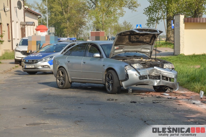 Wypadek pod Oleśnicą. Jeden z kierowców uciekł [ZDJĘCIA]