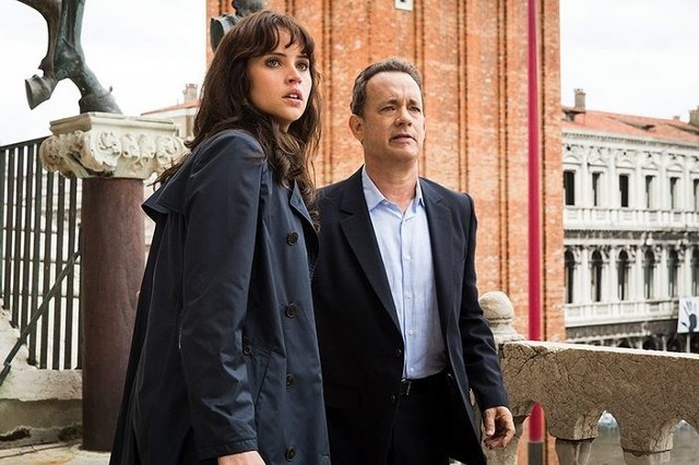 Felicity Jones i Tom Hanks w filmie "Inferno"