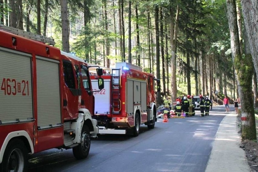 Groźny wypadek w Karłowie na Dolnym Śląsku. Po rannych przyleciał helikopter LPR