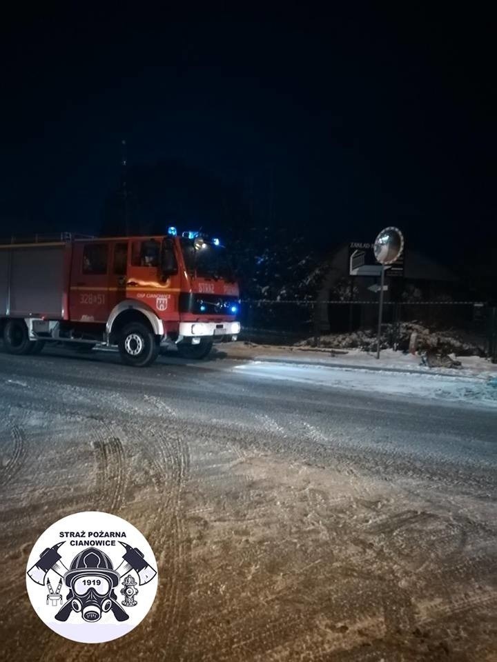 Utrudnienia na drodze wojewódzkiej w Cianowicach. Jedna osoba poszkodowana