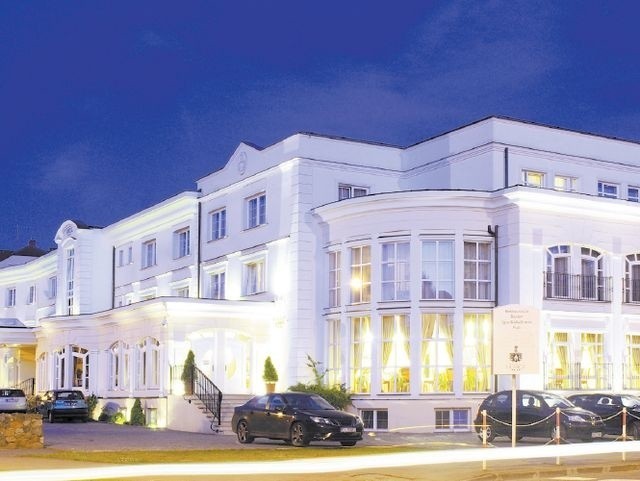 Noc w dwuosobowym pokoju w ekskluzywnym hotelu Lubicz w Ustce kosztuje 450 zł.