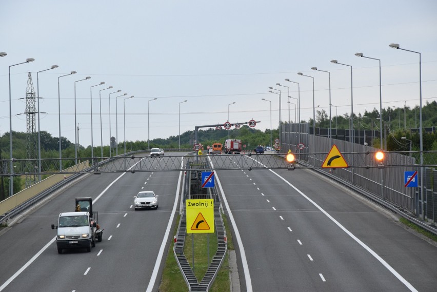 Śmiertelny wypadek na S1 w Bielsku-Białej: motocyklista uderzył w bariery ZDJĘCIA