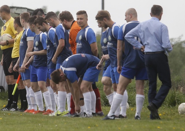 Staroniwa Rzeszów swoje mecze rozgrywa na boiskach Resovii. Klub nie ma swojego stadionu, a wkrótce może nie mieć też drużyny.