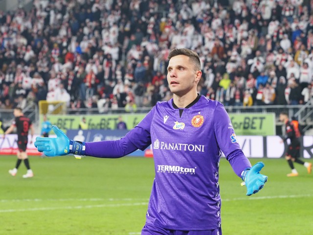 Bramkarz Widzewa Rafał Gikiewicz