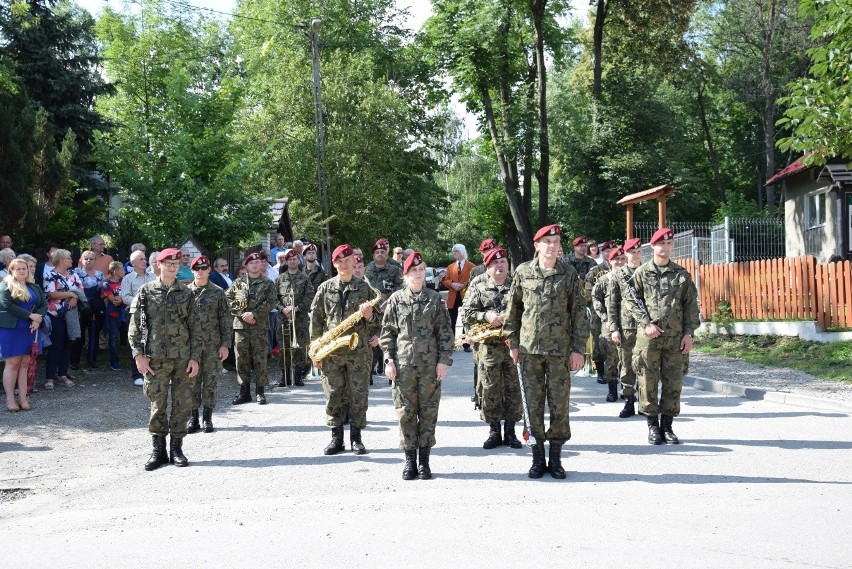 Pamięć o pacyfikacji wioski. W 75. rocznicę zamieszczono tablicę z nazwiskami mieszkańców [ZDJĘCIA]