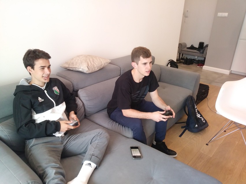 Amos vs. Brian w FIFA 18. Lepszy okazał się ten drugi...