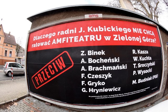 Takie billboardy pojawiły się na ulicach Zielonej Góry. To akcja zorganizowana przez radnych PO