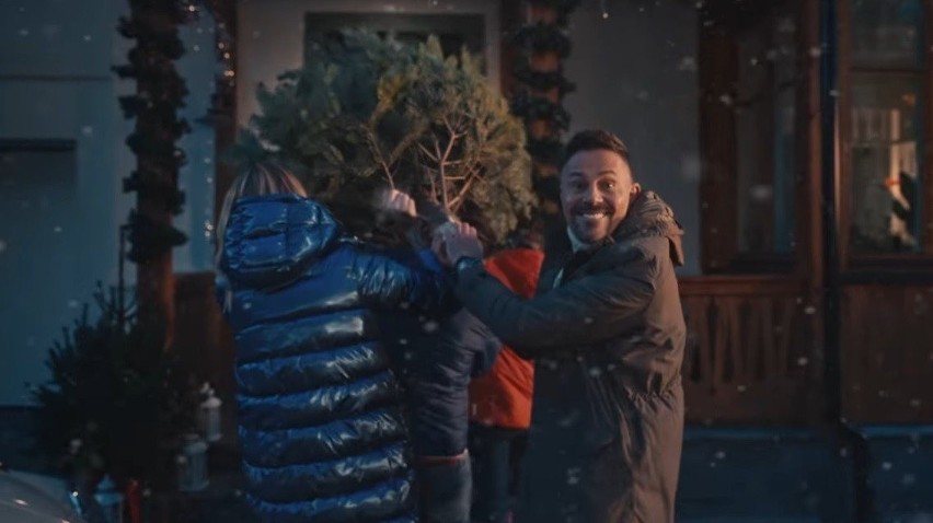 Gwiazdy Polsatu śpiewają świąteczną piosenkę! Zobacz teledysk do "Święta marzeń jak co rok"
