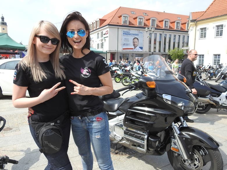 Piękne motocyklistki z Podlasia. Te dziewczyny kochają ryk silników i szybką jazdę! (ZDJĘCIA)