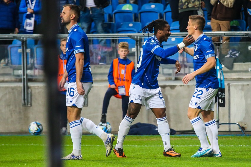 Lech Poznań - Puszcza Niepołomice 4:1. Kolejorz dobrze zareagował na klęskę. Ba Loua i Ishak w głównych rolach