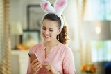 Kiedy składać życzenia na Wielkanoc 2023? Jak je przekazywać bliskim? Wysłać SMS, mail, wiadomość na FB, czy kartkę wielkanocną?