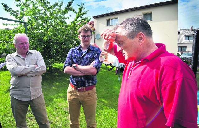 Na zdjęciu przedstawiciele protestujących mieszkańców. Od lewej: Wiesław Matusiak, Artur Jankowski, Piotr Czernis