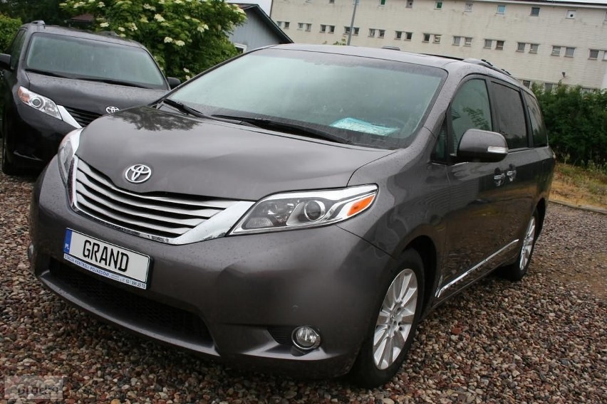 Toyota Sienna III Limited Premium...