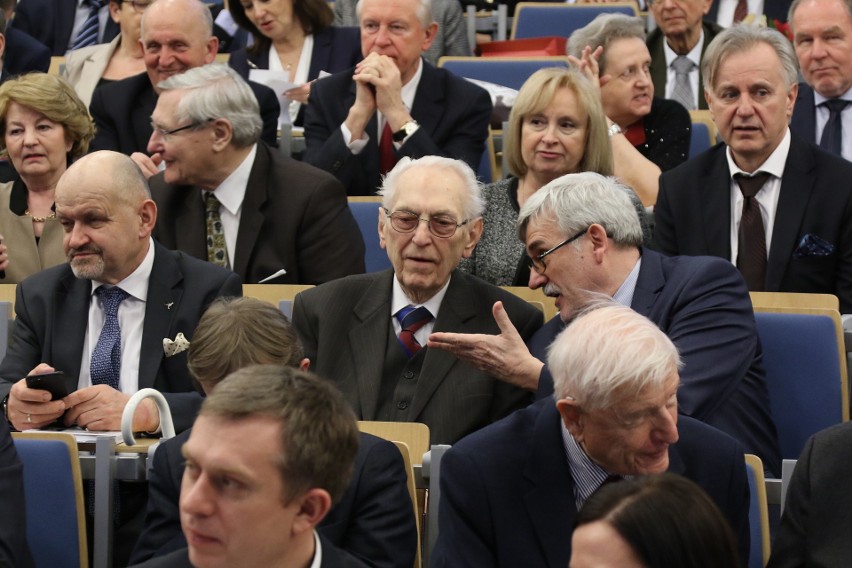 Politechnika Świętokrzyska przyznała tytuł doktora honoris causa wybitnemu naukowcowi profesorowi Kazimierzowi Furtakowi 