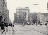 Złote Koło, katedra bez hełmów i pokaz autobusów w rynku. Oto Wrocław około pół wieku temu