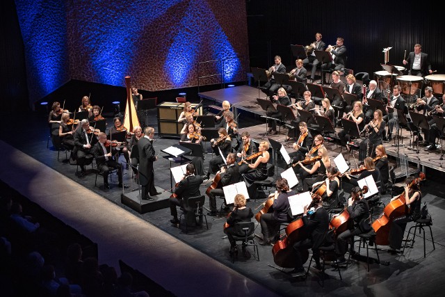 Projekt "Póki Polska żyje w nas" realizuje Toruńska Orkiestra Symfoniczna, która oczywiście wystąpi podczas koncertów składających się na jego program