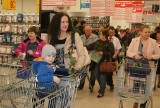 Auchan otwarty! Tłumy klientów w nowym hipermarkecie w Dąbrowie Górniczej ZDJĘCIA