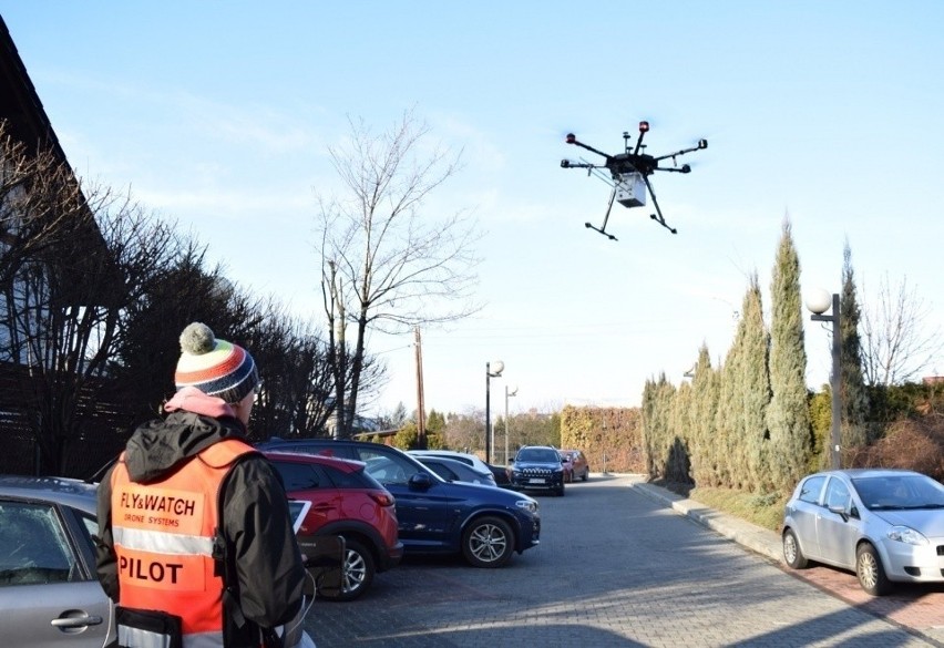 Próbny lot drona badającego poziom zanieczyszczeń powietrza