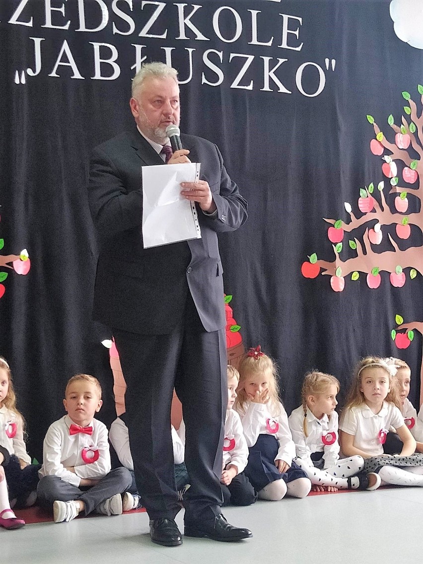 Otwarcie pierwszego w gminie Publicznego Przedszkola Samorządowego "Jabłuszko” w Bądkowie, w gminie Goszczyn. Zobacz zdjęcia