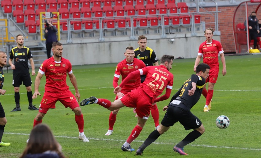 Pierwsza liga. Widzew.  Koszmarne   błędy  kosztują