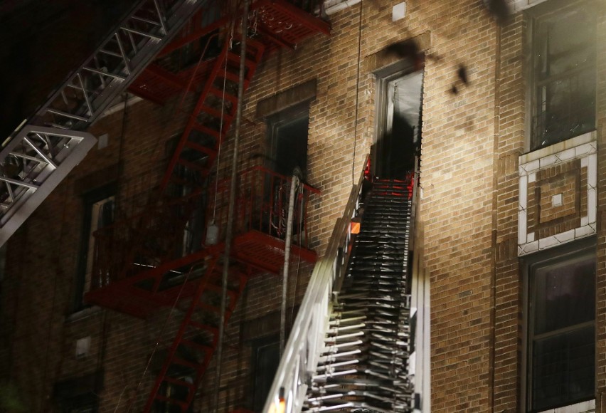USA: Pożar bloku na Bronksie w Nowym Jorku [ZDJĘCIA] Zginęło co najmniej 12 osób [WIDEO]