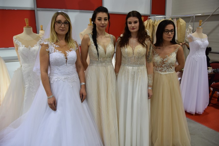 Targi Ślubne 2019 w Lublinie. Suknie, garnitury, obrączki i wszystko, czego potrzeba młodej parze. Zobacz zdjęcia