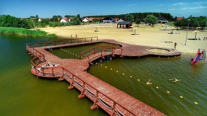 Plaża w Karninie była hitem tegorocznych wakacji. Oblegana...