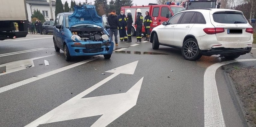 Wypadek w Sieluniu, na drodze krajowej nr 61. 20.12.2020. Zdjęcia