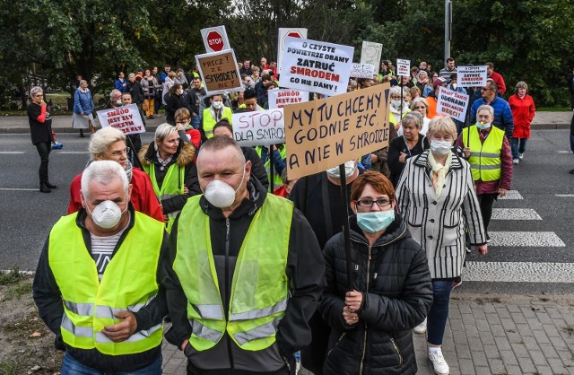 9 października mieszkańcy Siernieczka blokowali ul. Fordońska w akcie protestu przeciw uciążliwościom, jakie powoduje działająca po sąsiedzku kompostownia.