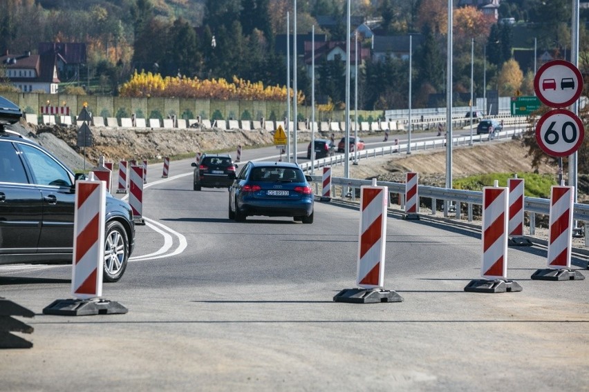 Budowa zakopianki. Kierowcy już jadą po fragmencie nowej trasy [ZDJĘCIA]