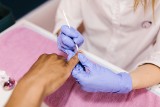 Manicure biologiczny uratuje twoje paznokcie po hybrydzie