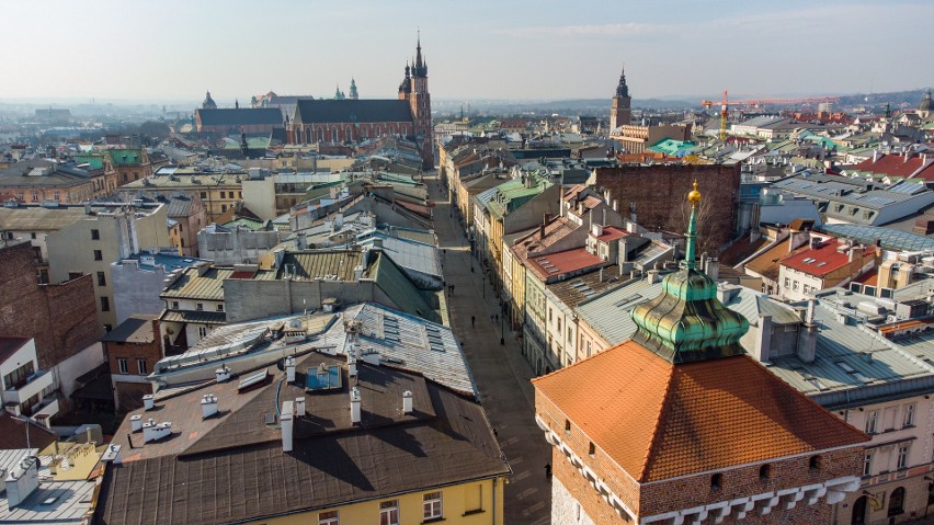 Kraków. Poranne, pandemiczne pustki. Miasto duchów z lotu ptaka