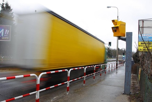 Główny Inspektorat Transportu Drogowego ogłosił przetarg na likwidację 15 masztów do fotoradarów, które stoją przy drogach w regionie.