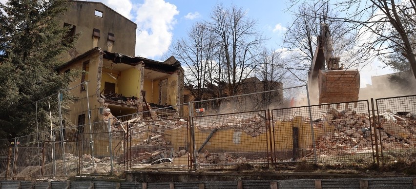 Ruszyła rozbiórka starego szpitala w Wadowicach