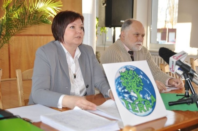 Małgorzata Sobczyk z Terry i Teodor Werbowski na konferencji prasowej. 