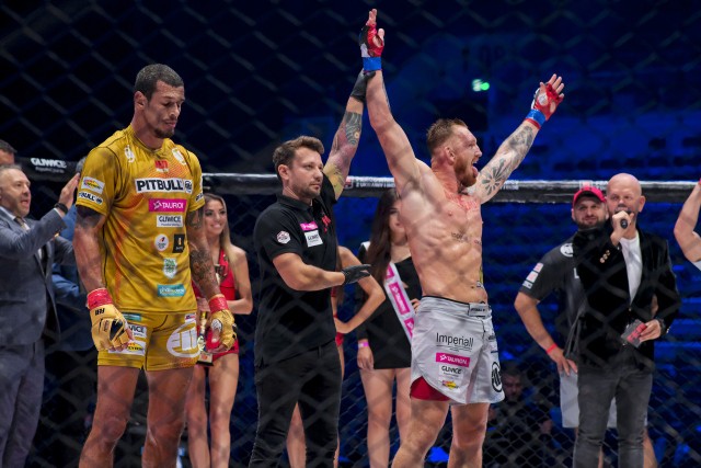 Gala FEN 50 TAURON Fight Night w Gliwicach.  W walce wieczoru Marcin Łazarz pokonał Edera de Souzę.