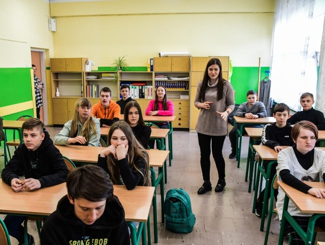 W SP nr 32 od niedawna w klasie przygotowawczej (klasy VII i VIII) uczy się 25 uczniów z Ukrainy, którzy przybyli do Bydgoszczy po wybuchu wojny w ich kraju. W tygodniu mają aż 6 godzin języka polskiego.