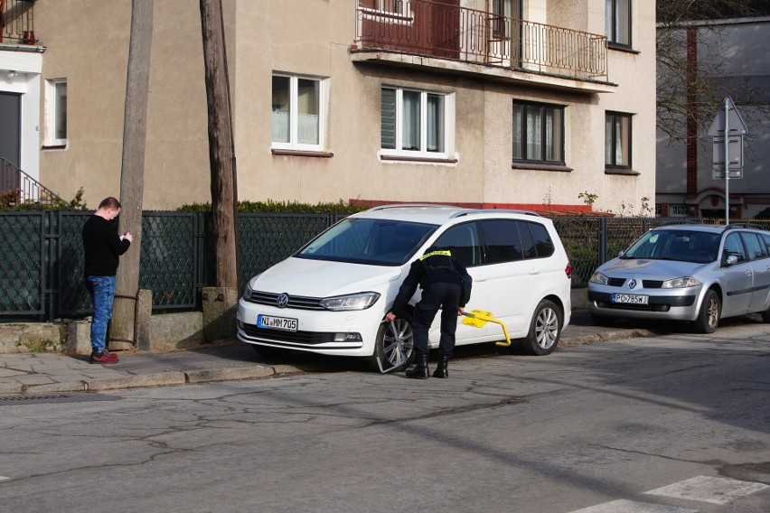 O trudnej sytuacji z parkingiem alarmują pacjenci, a także...