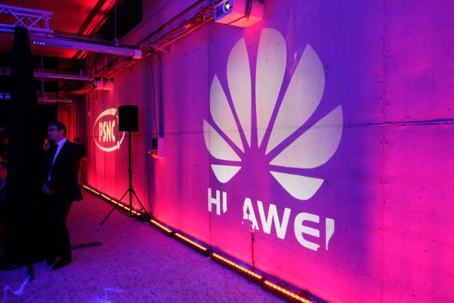 W ramach inicjatywy Huawei TECH4ALL, Białowieski Park Narodowy, startup Rainforest Connection (RFCx) i Huawei wdrożyły system monitoringu akustycznego w Puszczy Białowieskiej, aby badać wpływ zmian klimatu na lokalną bioróżnorodność.