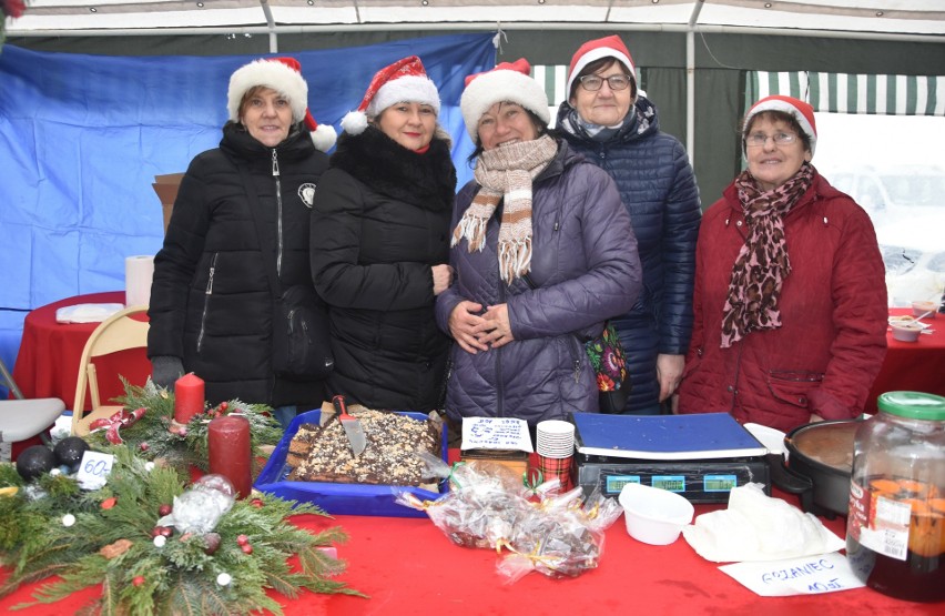 Świąteczny jarmark  w gminie Sicienko to inicjatywa pań z...