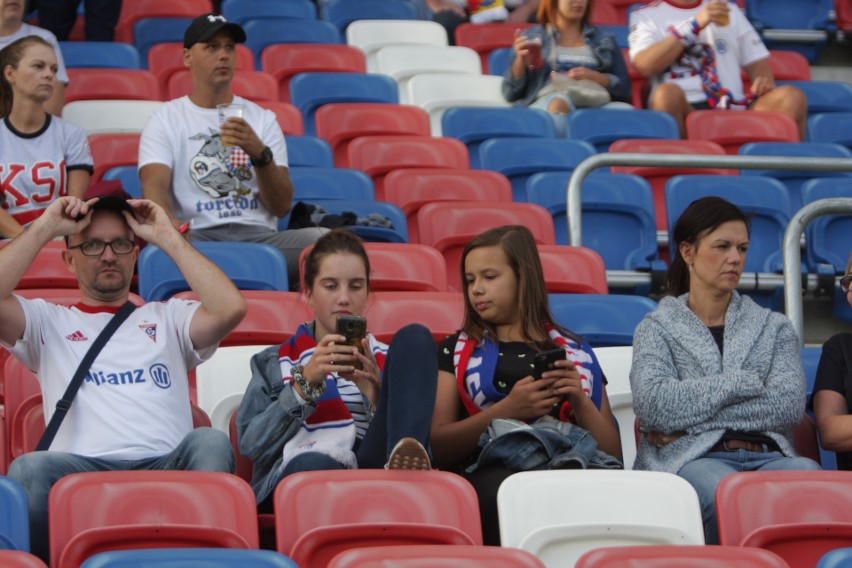 Trzy miasta - jeden klub. Zobacz fanki Górnika Zabrze [GALERIA]