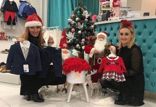 - Śliczne i modne stylizacje na świąteczny czas mogą być ciekawym prezentem na mikołajki i gwiazdkę - mówią Ewelina  Kisiel (z lewej) i Magdalena Szlufik, współwłaścicielki sklepu Baby Lux.