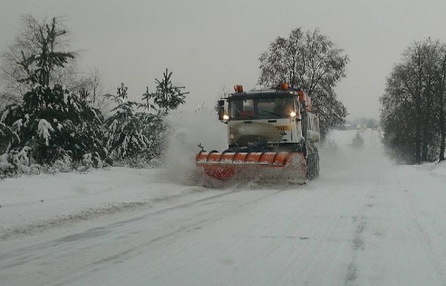 W tym roku próżno szukać śniegu na ulicach. Drogowcy mają spokojną głowę, ale do czasu. Rok temu zima o tej porze wyglądała tak, jak na zdjęciu powyżej.