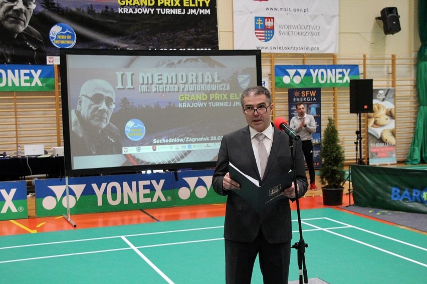 Wzruszające otwarcie badmintonowego Pucharu Gór Świętokrzyskich w Suchedniowie będącego memoriałem nieżyjącego Stefana Pawlukiewicza