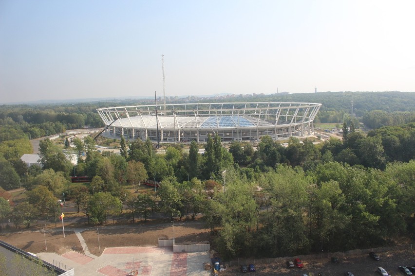 Dach nad Stadionem Śląskim powinniśmy zobaczyć jesienią, ale...