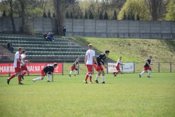 Samson pokonał Orlęta w Kielcach i awansował na pozycję lidera (GALERIA)