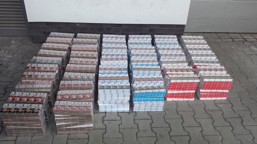 Nielegalne papierosy w Skawinie. Policjanci zatrzymali handlarza