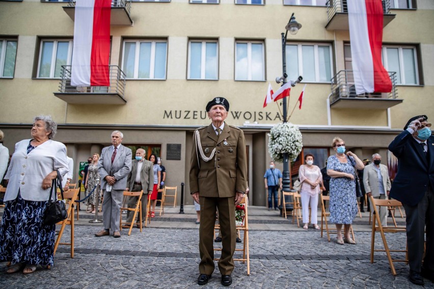 Mija 76 lat od wybuchu Powstania Warszawskiego. Władze i...