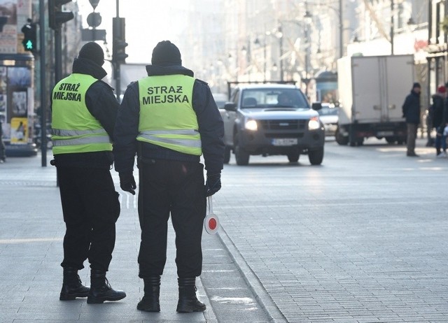 Każdego dnia bezpieczeństwa na Piotrkowskiej pilnują strażnicy miejscy