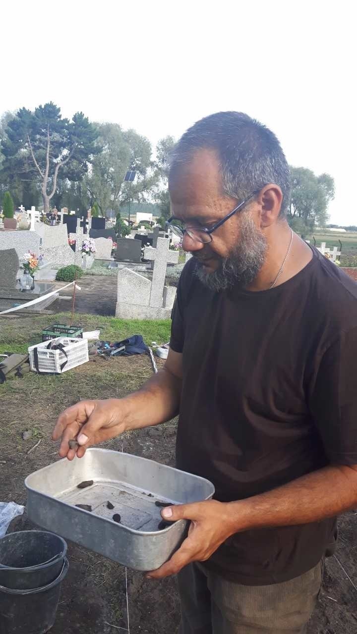 Sam Długosz pisał, iż w Dźwierzchnie znajdowała się siedziba...